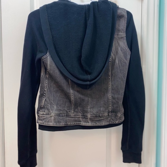 Jean jacket with hoodie - Picture 3 of 3